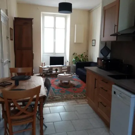 Maison En Plein Coeur De A *