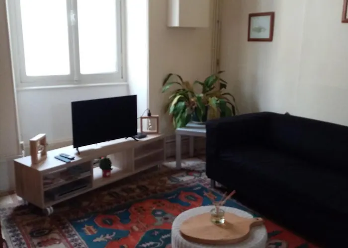 Maison En Plein Coeur De A منتوريلون